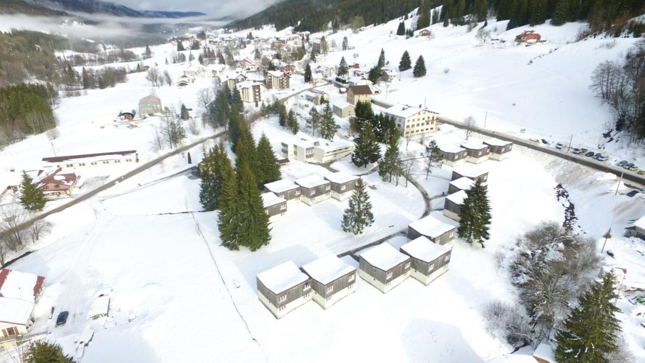 Vvf Les Monts Jura Hotel Lélex Exterior foto